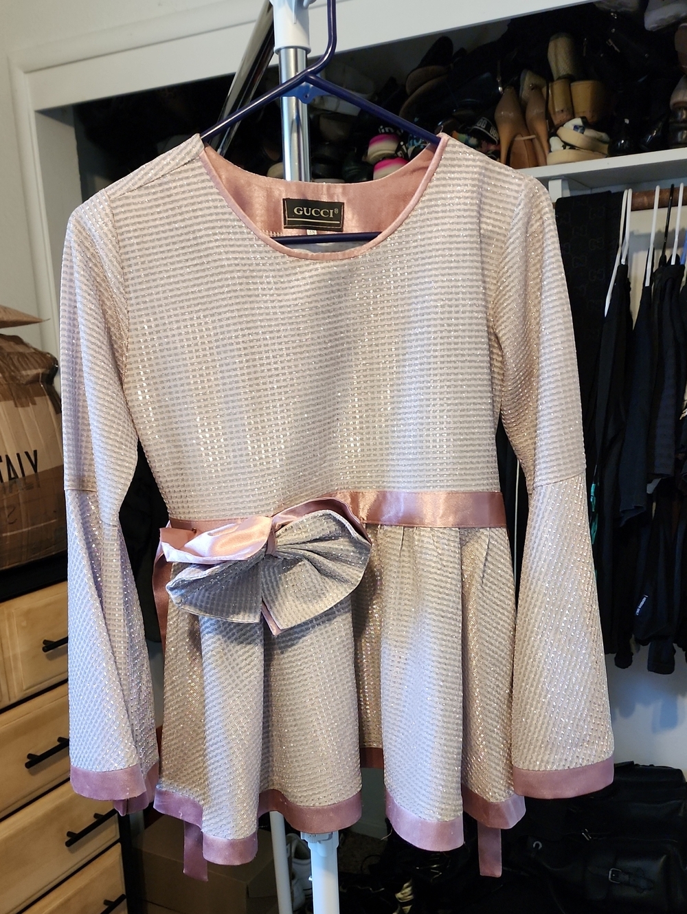 Gucci Light Pink Metallic Bow-Accent Top Blouse Size Small 38 Euro